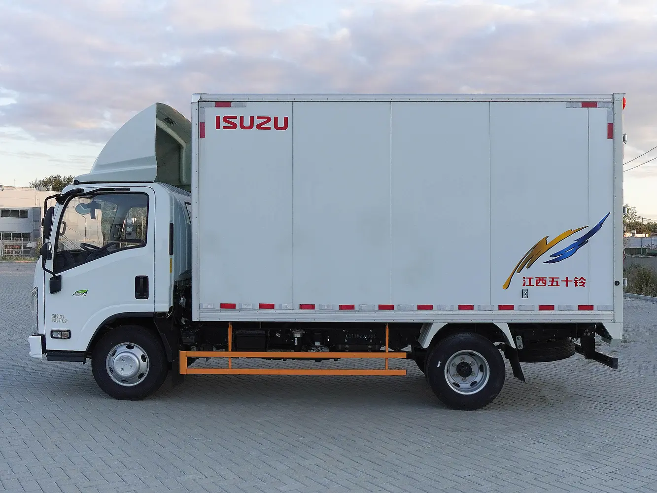Isuzu